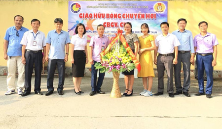 Công đoàn Nhà cái Đăng ký tặng tiền khuyến mãi trải nghiệm
 tổ chức giao hữu bóng chuyền hơi chào mừng ngày Phụ nữ Việt Nam 