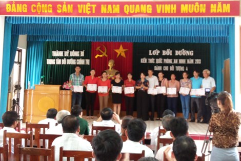 Trường CĐ Công nghiệp và Xây dựng chấp hành tốt công tác Bối dưỡng kiến thức Quốc phòng –An ninh năm 2013 do Trung tâm Bồi dưỡng chính trị Thành phố Uông Bí tổ chức. 